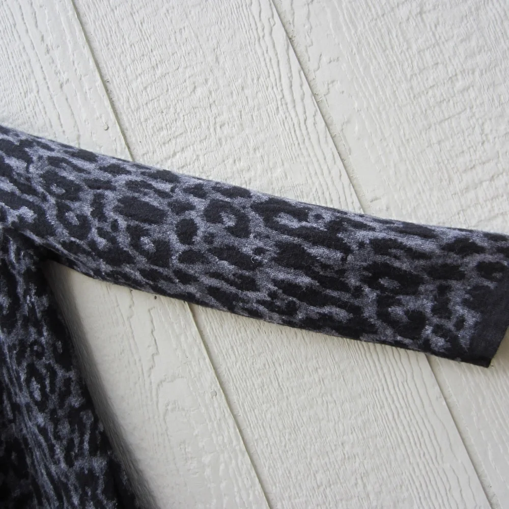 Womens Cardigan size S Wool Blend Long‎  Black/Grey Leopard 1 Button cozy  Italy